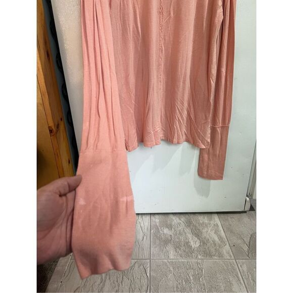 We The Free Peach Long Sleeve Top Woman’s Size Medium -Flaws - Picture 9 of 11
